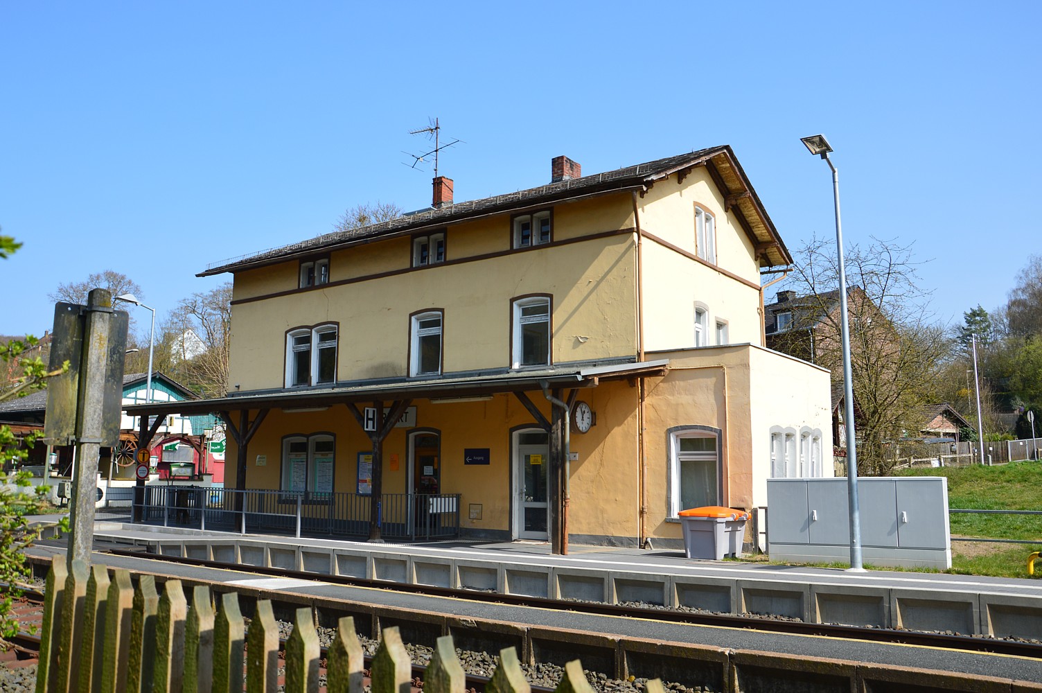 http://www.lahnbahn.de/dso-bilder/fuerfurt 1.jpg